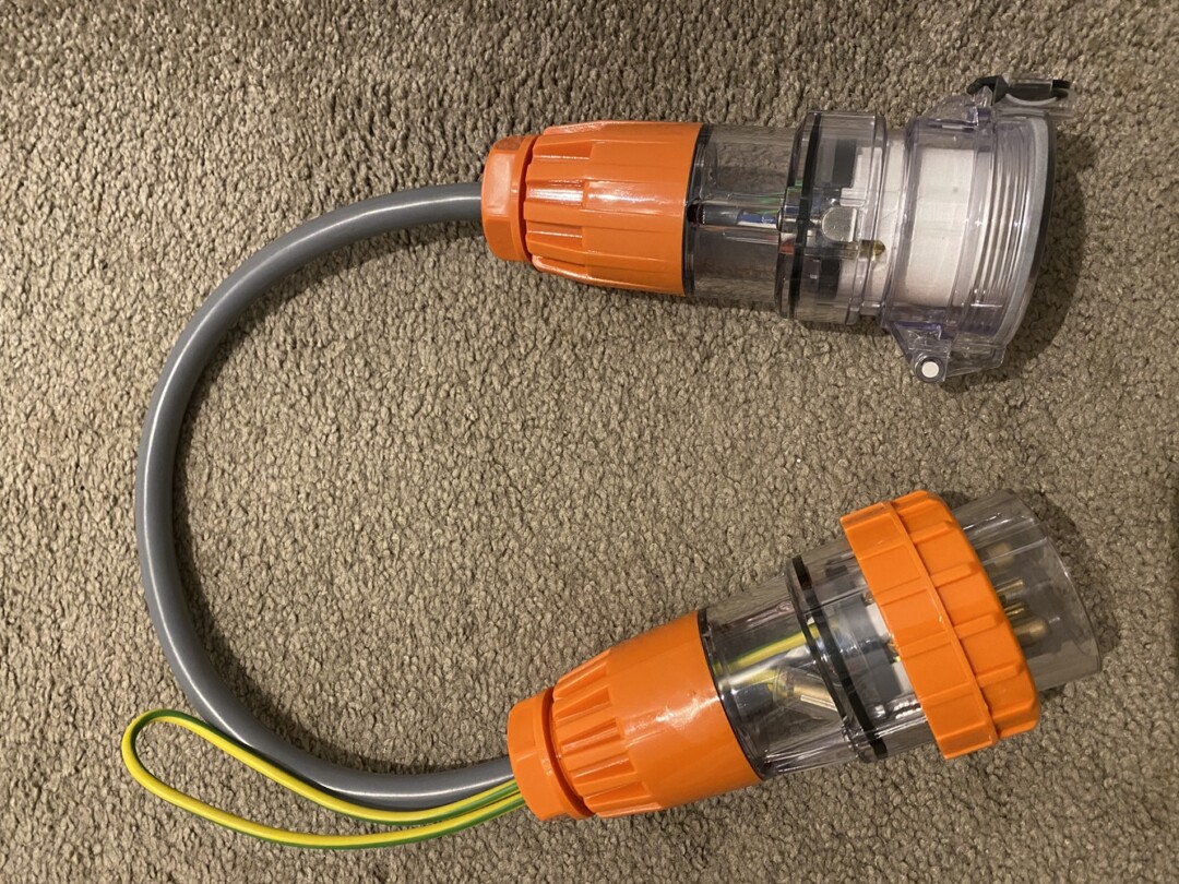 3 Phase 32A Adaptor Lead